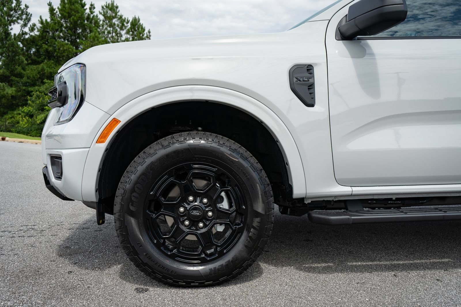 New 2026 Ford Ranger XLT w/ Equipment Group 301A High AWD/4WD image 4