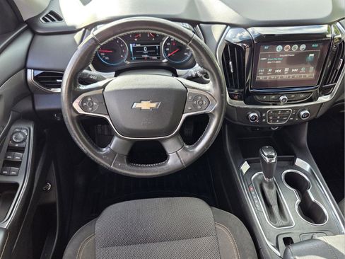 Used 2018 Chevrolet Traverse LT FWD image 12