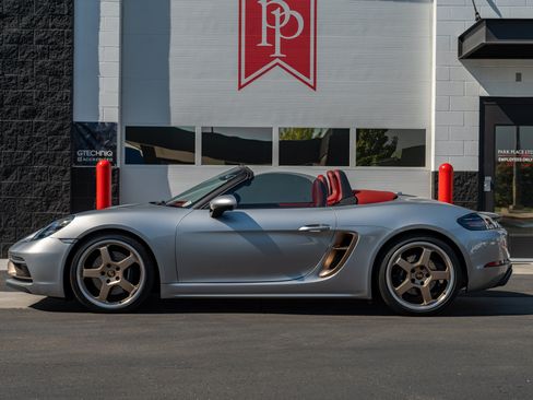 Used 2021 Porsche 718 Boxster RWD image 20