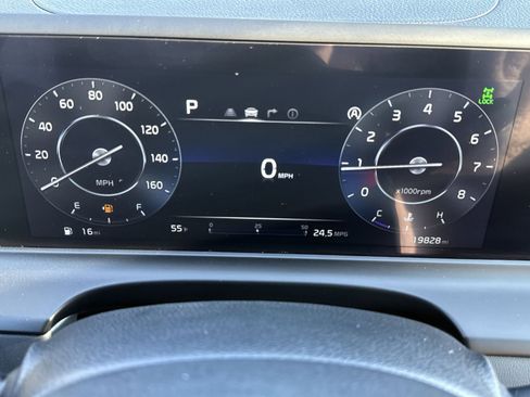 Used 2024 Kia Seltos EX image 17