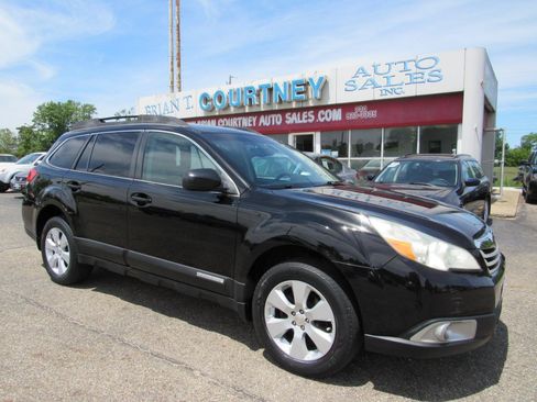 Used 2011 Subaru Outback 2.5i Premium AWD/4WD image 2