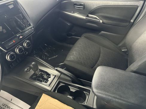 Used 2020 Mitsubishi Outlander Sport SE image 23