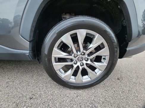 Used 2021 Toyota RAV4 XLE Premium image 37