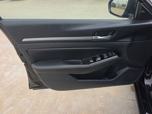 Used 2024 Nissan Altima 2.5 SL image 10