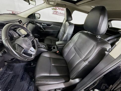 Used 2018 Nissan Rogue Sport SL w/ SL Premium Package image 26