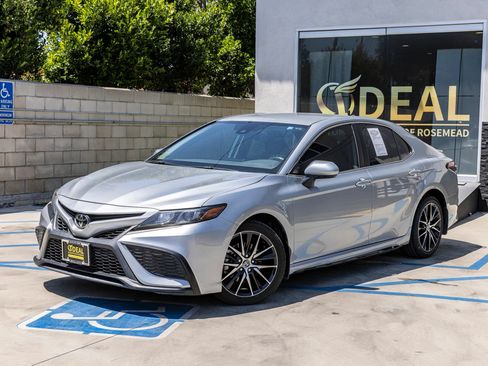 Used 2024 Toyota Camry SE FWD image 14