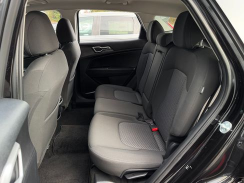 Used 2024 Kia Sportage LX image 26