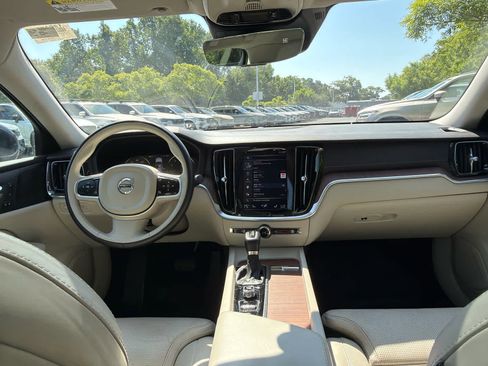 Used 2019 Volvo S60 T6 Inscription image 21