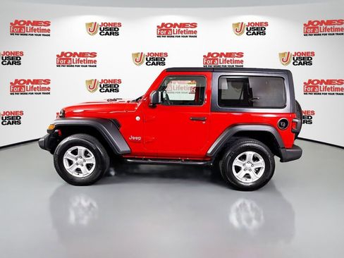 Used 2019 Jeep Wrangler Sport AWD/4WD image 13