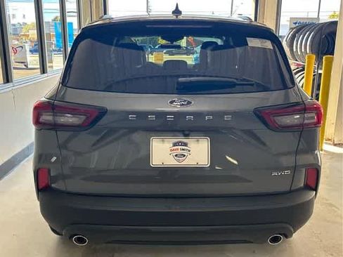 New 2025 Ford Escape ST-Line w/ Cold Weather Package image 5