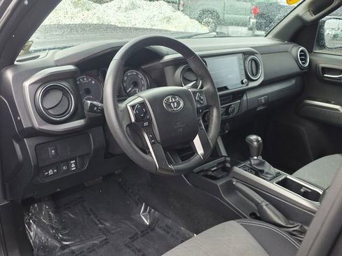 Used 2021 Toyota Tacoma TRD Sport w/ Technology Package image 25
