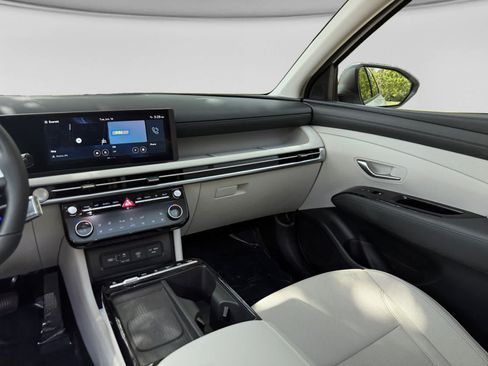 Used 2026 Hyundai Tucson Limited AWD/4WD image 19