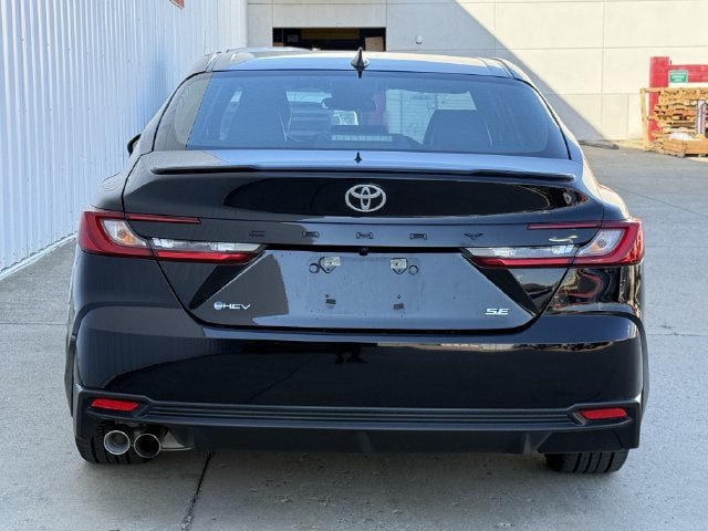 Used 2025 Toyota Camry SE FWD image 5