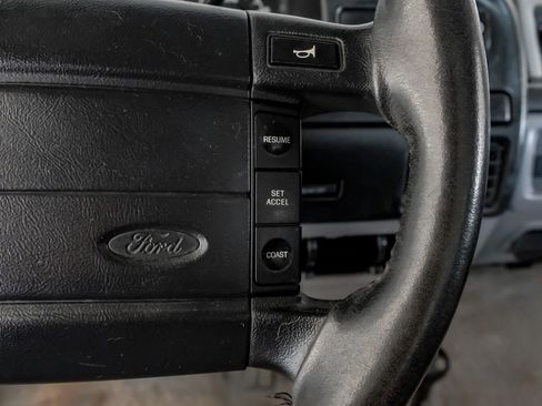 Used 1996 Ford Bronco XLT AWD/4WD image 17