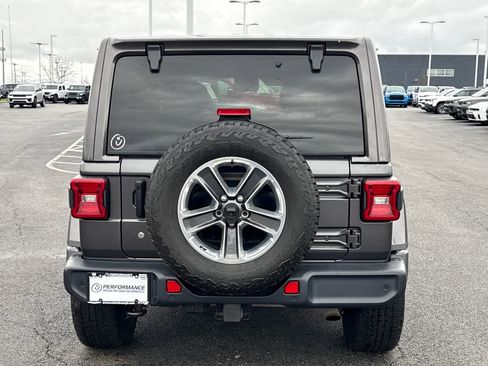 Used 2019 Jeep Wrangler Unlimited Sahara w/ Dual Top Group image 4