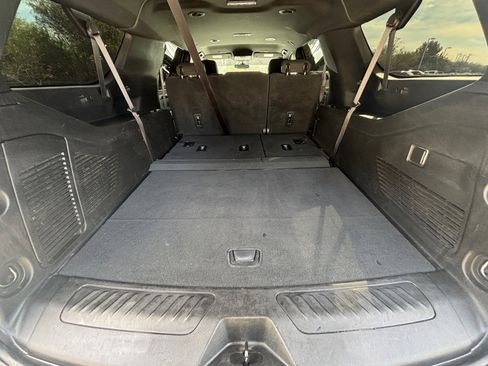 Used 2022 GMC Yukon XL SLE w/ Max Trailering Package image 9