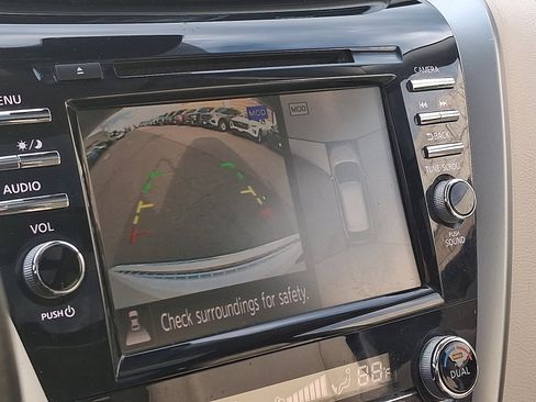 Used 2020 Nissan Murano SV w/ Premium Package image 18