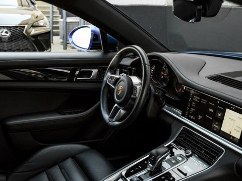 Used 2018 Porsche Panamera 4 AWD/4WD image 20