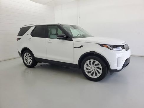 Used 2025 Land Rover Discovery S AWD/4WD image 4