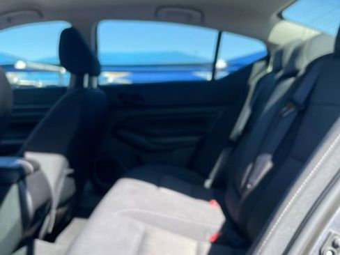 Used 2024 Nissan Altima 2.5 SV image 8