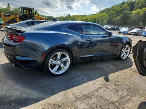 Used 2022 Chevrolet Camaro LT RWD image 4