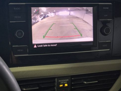 Used 2023 Volkswagen Jetta SE w/ Panoramic Sunroof Package FWD image 20