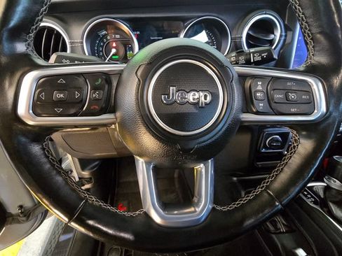 Used 2021 Jeep Wrangler Unlimited Sahara w/ Cold Weather Group AWD/4WD image 12