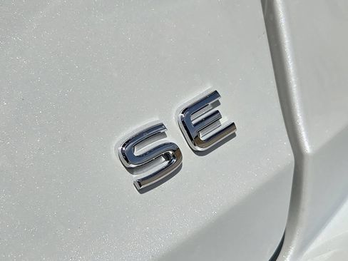 New 2027 Volkswagen Jetta SE FWD image 8