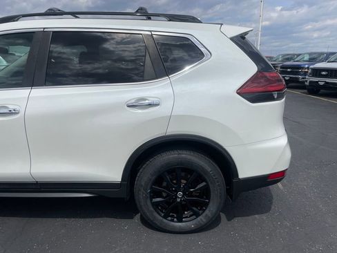 Used 2018 Nissan Rogue SV AWD/4WD image 37