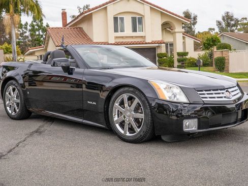 Used 2006 Cadillac XLR image 12