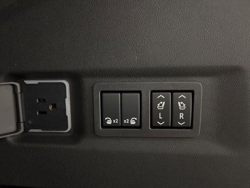 New 2026 Chevrolet Suburban Z71 w/ Comfort Package image 34