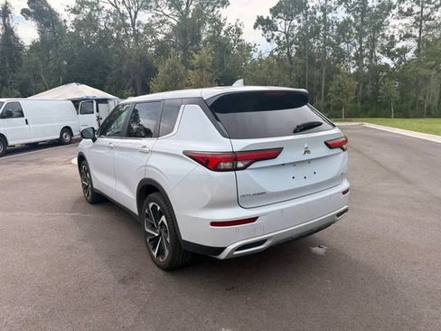 Used 2024 Mitsubishi Outlander AWD image 18