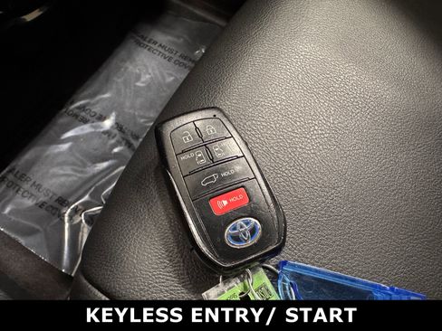Used 2021 Toyota Sienna XSE w/ XSE Plus Package image 11
