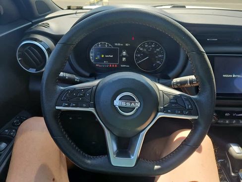 Used 2023 Nissan Kicks SR FWD image 13