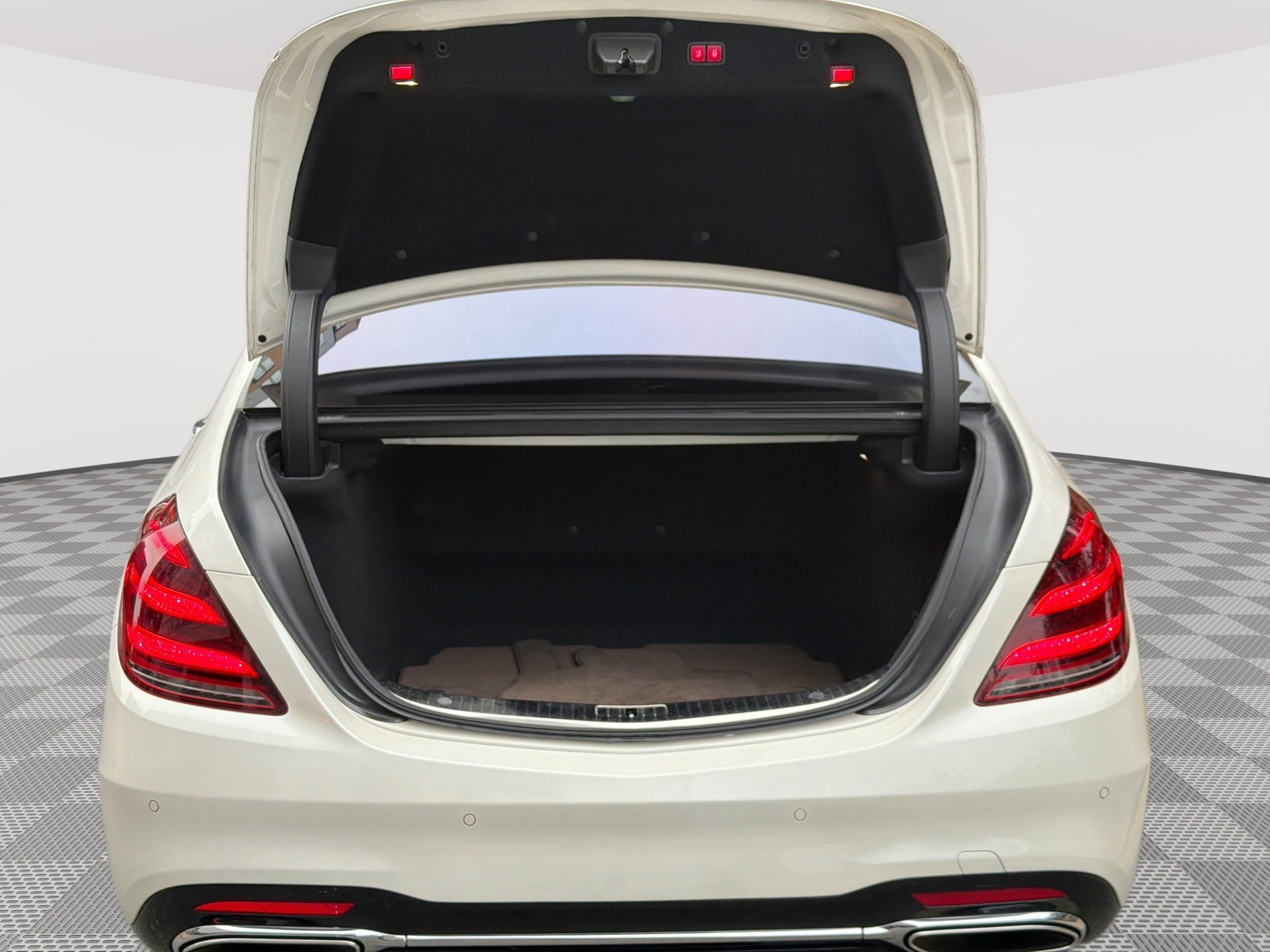 Used 2020 Mercedes-Benz S 560 Sedan image 21