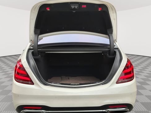 Used 2020 Mercedes-Benz S 560 Sedan image 21