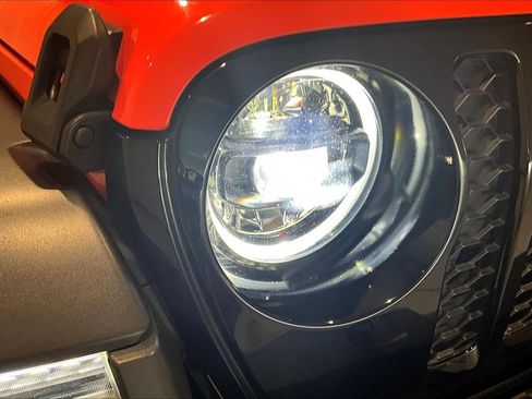 Used 2023 Jeep Wrangler Unlimited w/ Cold Weather Group AWD/4WD image 32