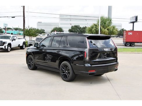 Used 2024 Cadillac Lyriq Sport w/ LPO, Floor Liner Package AWD/4WD image 17