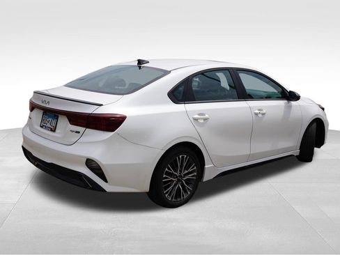 Used 2024 Kia Forte GT-Line w/ GT-Line Premium Package FWD image 3