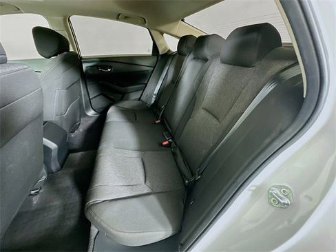 Certified 2023 Honda Accord EX image 28