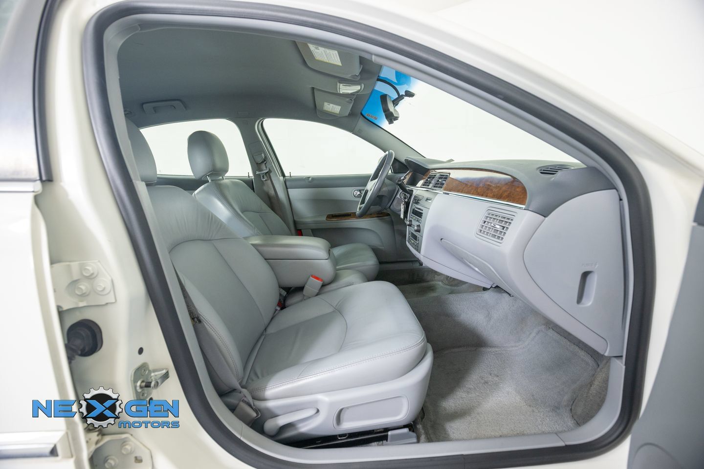 Used 2006 Buick LaCrosse CXL w/ Chrome Appearance Package FWD image 38