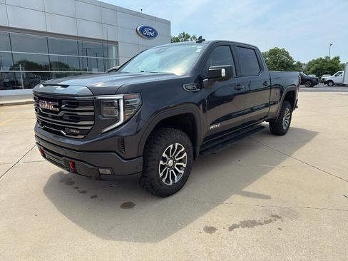 Used 2023 GMC Sierra 1500 AT4 w/ AT4 Preferred Package image 1
