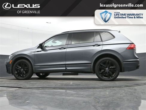 Used 2022 Volkswagen Tiguan SE R-Line image 40