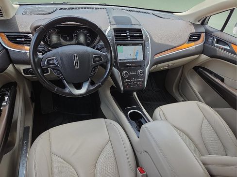 Used 2017 Lincoln MKC Select w/ Select Plus Package FWD image 6