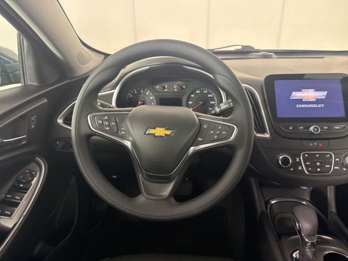 Used 2024 Chevrolet Malibu LT FWD image 11