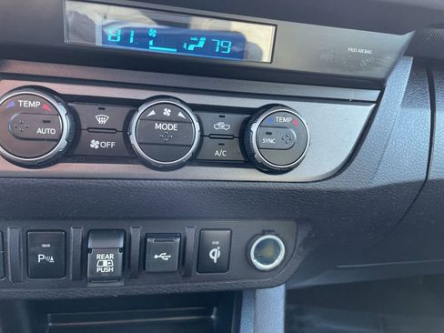 Used 2021 Toyota Tacoma TRD Sport w/ Technology Package image 20