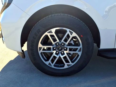 New 2026 Ford Expedition Active image 21