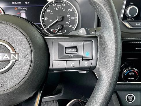 Used 2021 Nissan Rogue SV FWD image 11