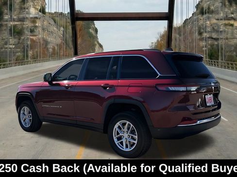 New 2025 Jeep Grand Cherokee Laredo X w/ Luxury Tech Group I RWD image 7