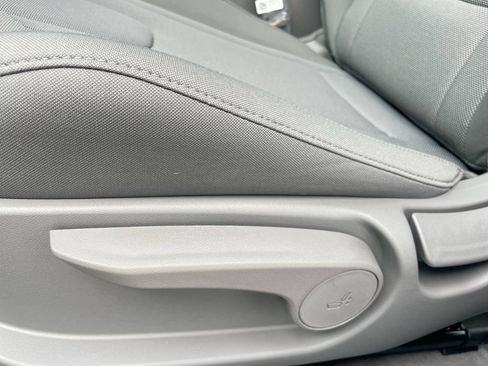 Certified 2025 Hyundai Elantra SE FWD image 39
